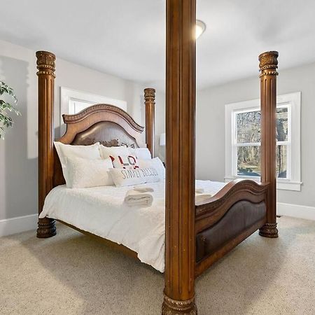 Cozy 4B Retreat Near Uptown King Beds Sleeps 12 Vila Charlotte Exterior foto