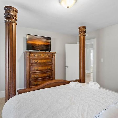Cozy 4B Retreat Near Uptown King Beds Sleeps 12 Vila Charlotte Exterior foto