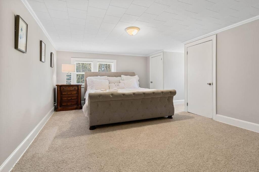 Cozy 4B Retreat Near Uptown King Beds Sleeps 12 Vila Charlotte Exterior foto