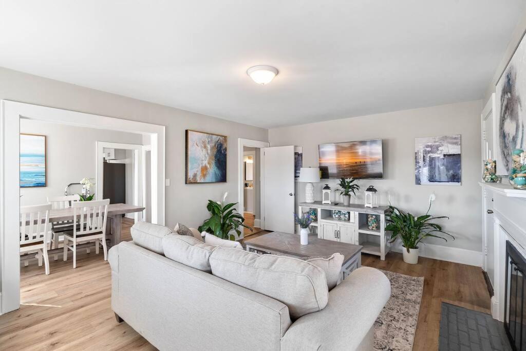 Cozy 4B Retreat Near Uptown King Beds Sleeps 12 Vila Charlotte Exterior foto